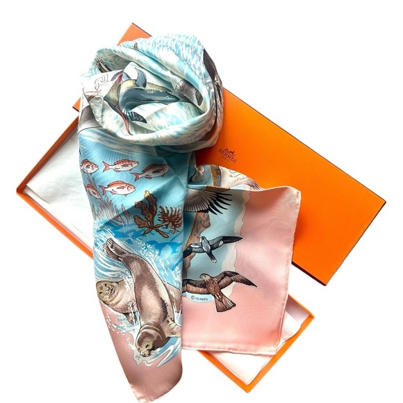 Hermès Pink Blue Rare “La Vie Précieuse de la Méditerranée” Silk Scarf 90 - Picture 12 of 12